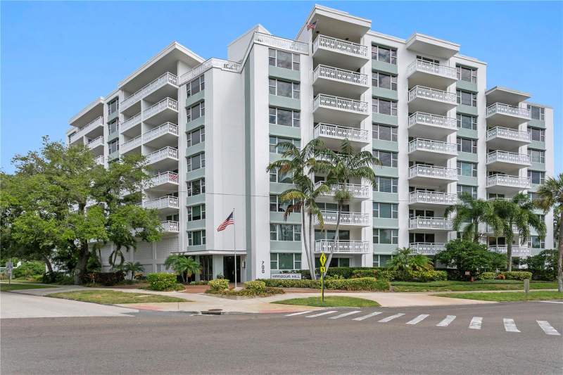 2 bedroom Condominium at 700 Beach Drive #603, Harbour Hill Condo, St Petersburg — photo 3