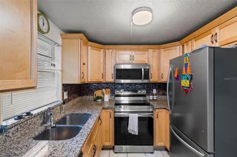 9403 Afton Court, Tampa FL - photo 11 of 29