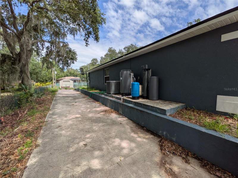 3 bedroom Single Family Residence at 1813 Jackson Avenue, Lehigh Acres, Lehigh Acres — photo 2