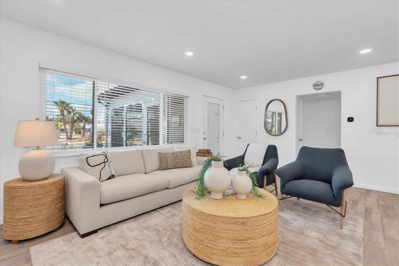 2 bedroom Single Family Residence at 197 Lido Drive, Lido Beach Sub, St Pete Beach — photo 3