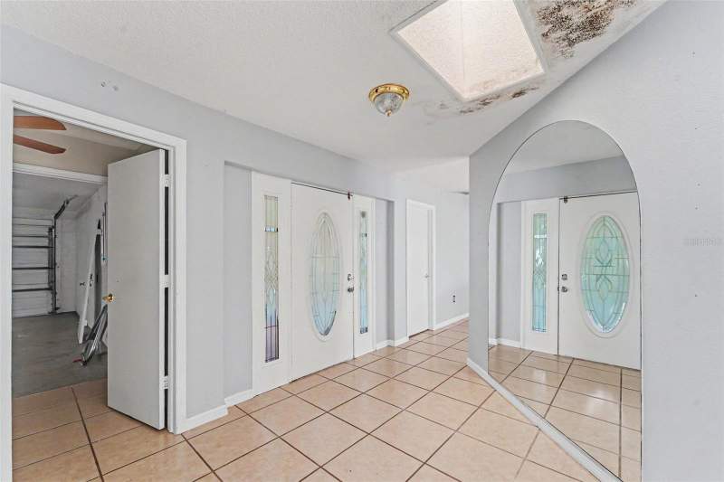 3 bedroom Single Family Residence at 8422 Spring Hill Drive, Spring Hill, Spring Hill — photo 5