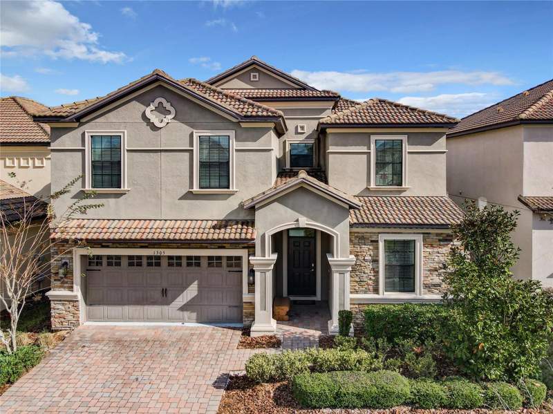1305 DIVOT WAY home for sale in Stoneybrook South