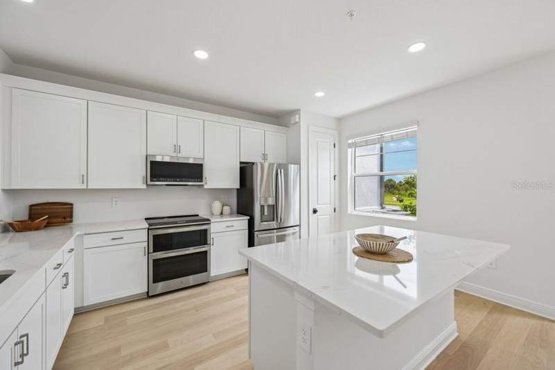 3 bedroom Townhouse at 17712 Broadleaf Loop, Palmera At Wellen Park, Venice — photo 2