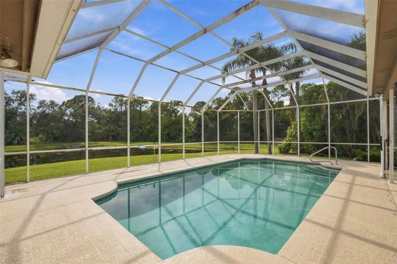 5 bedroom Single Family Residence at 12427 Bristol Commons Circle, Westchase Sec 110, Tampa — photo 2