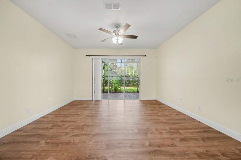 4 bedroom Townhouse at 10329 Belfry Circle, Eagle Creek Phase 1C Village E, Orlando — photo 5
