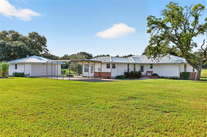 3 bedroom Single Family Residence at 20500 NW 27th Street, Morriston, Morriston — photo 2