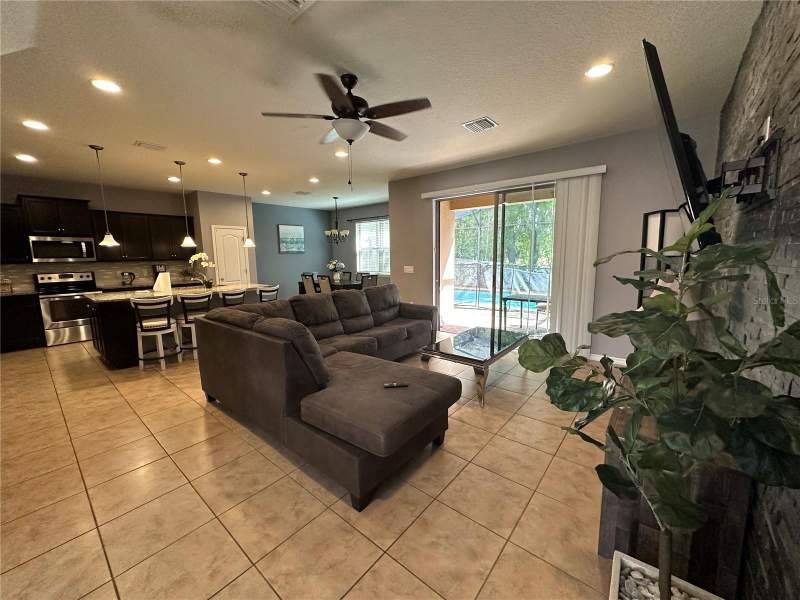 5 bedroom Single Family Residence at 1869 Nice Court, Windsor At Westside Ph 2A, Kissimmee — photo 3