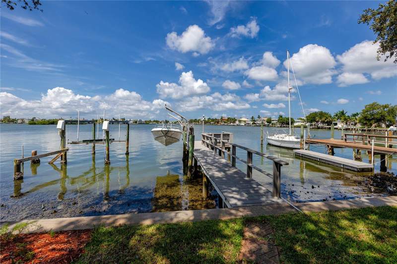 5 bedroom Single Family Residence at 517 20th Avenue, Indian Beach Re-Revised 15th Add, Indian Rocks Beach — photo 2