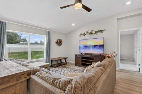 9972 Mesic Woods Avenue, Seffner FL - photo 8 of 55