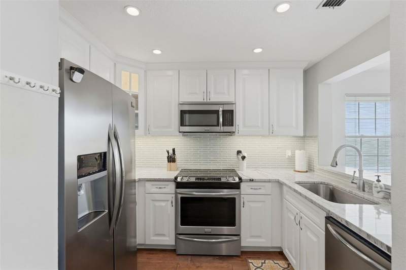 2 bedroom Condominium at 6817 Stones Throw Circle #17208, Stones Throw Condo, St Petersburg — photo 3