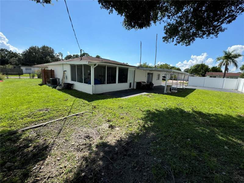 4 bedroom Single Family Residence at 7102 Reindeer Road, Clair Mel City Unit 10, Tampa — photo 5