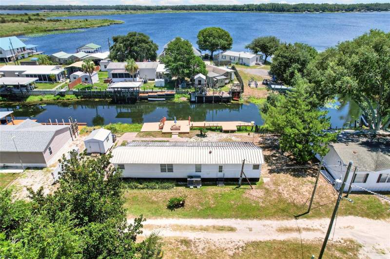 2 bedroom Mobile Home at 13651 NE 237th Court, Lake Kerr Key, Fort Mc Coy — photo 4