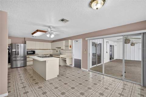 33913 Sabal Way, Leesburg FL - photo 15 of 35