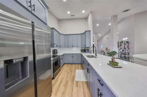 9309 Hampshire Park Drive, Tampa FL - photo 16 of 45