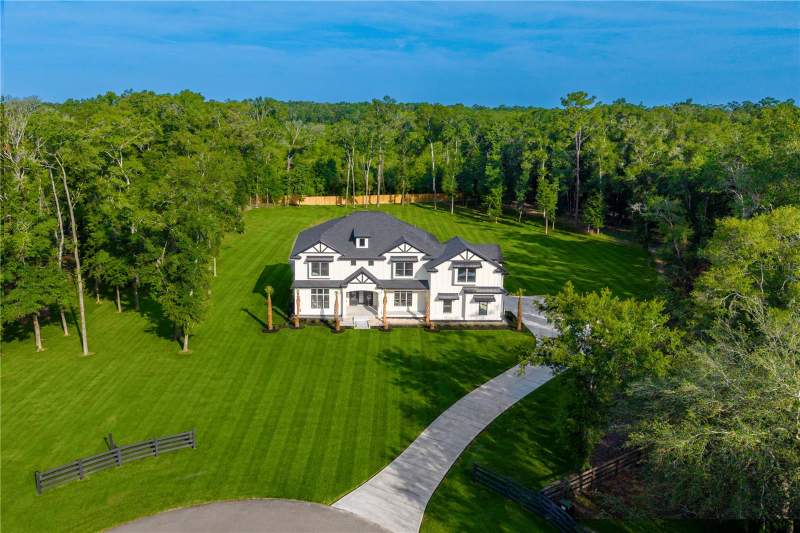 4 bedroom Single Family Residence at 285 SW Hermitage Glen, Hermitage Sub, High Springs — photo 2