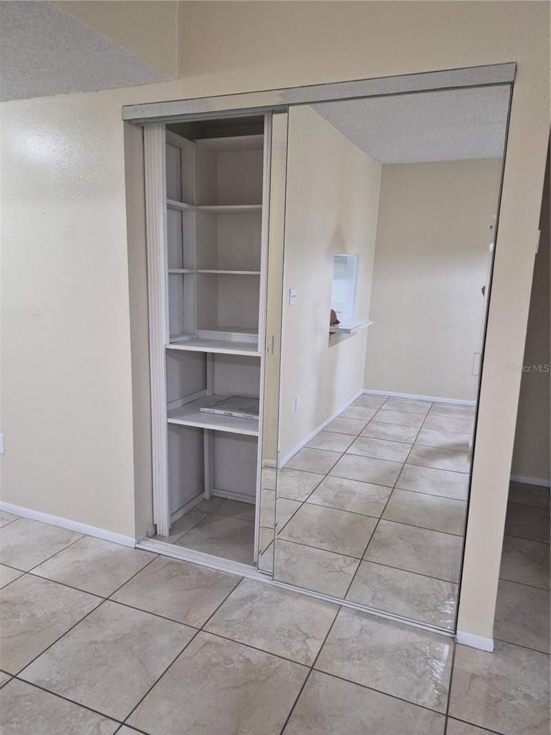 2 bedroom Condominium at 2806 N Powers Drive #8, Oak Shadows Condos, Orlando — photo 4