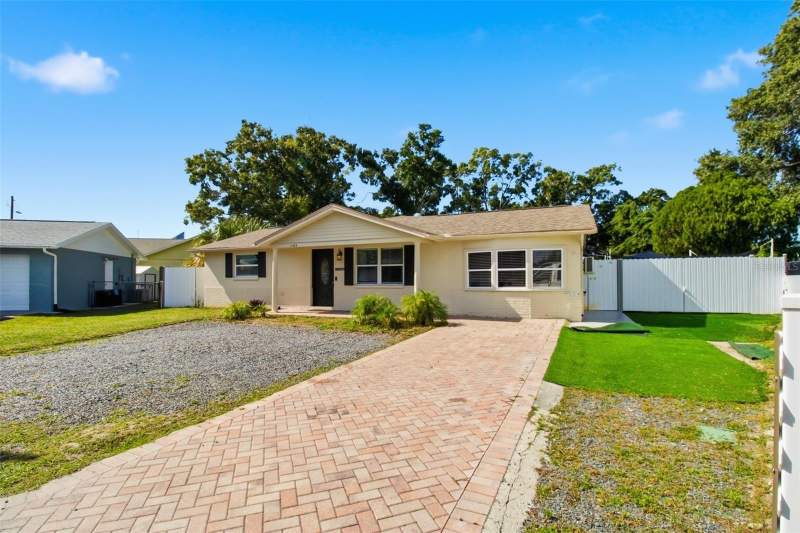 4 bedroom Single Family Residence at 11625 Crystal Lake Drive, Gulf Highlands, Port Richey — photo 4