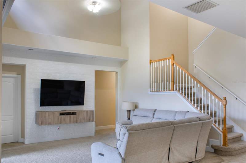 5 bedroom Single Family Residence at 1112 GLENRAVEN LANE, CLERMONT NOTTINGHAM AT LEGENDS, CLERMONT — photo 4
