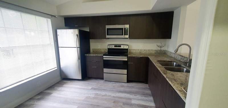 3 bedroom Townhouse at 1215 Barefoot Bay Drive, Island Cove Villas Ph 03, Orlando — photo 2