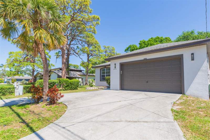 4 bedroom Single Family Residence at 6426 31st Street, Hanna Park, St Petersburg — photo 3