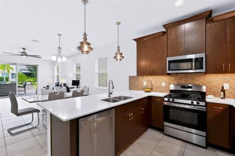 6118 Voyagers Place, Apollo Beach FL - photo 23 of 46