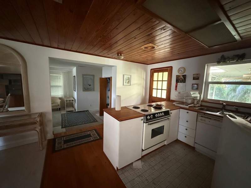 3 bedroom Single Family Residence at 965 Palmetto Drive, Harbor Hill Park, Safety Harbor — photo 4