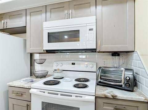 4064 Oakview Drive #D10, Port Charlotte FL - photo 6 of 6
