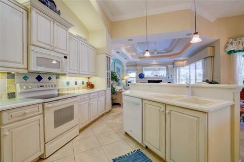 12306 Greenbrier Way, Lakewood Ranch FL - photo 13 of 55