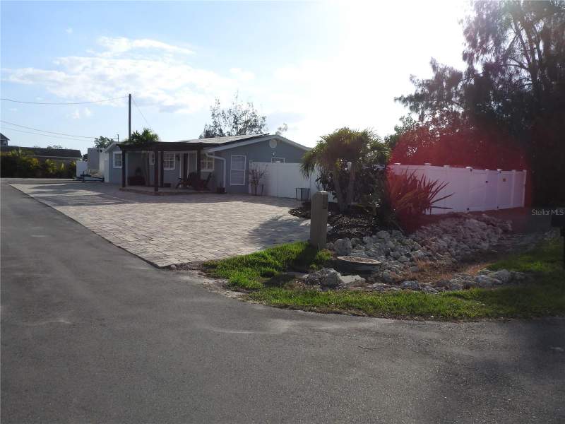 3 bedroom Single Family Residence at 8822 Rocky Creek Drive, Rocky Creek Estates, Tampa — photo 4