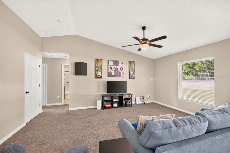 4 bedroom Single Family Residence at 17477 SW 36th Terrace, Marion Oaks Un 06, Ocala — photo 5