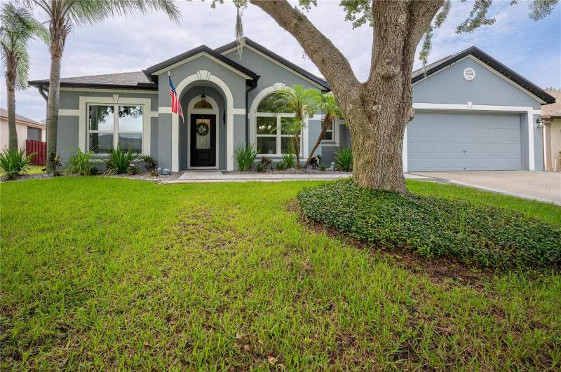 4 bedroom Single Family Residence at 12408 Riverglen Drive, Riverglen Units 5 6 & 7 Phas, Riverview — photo 4