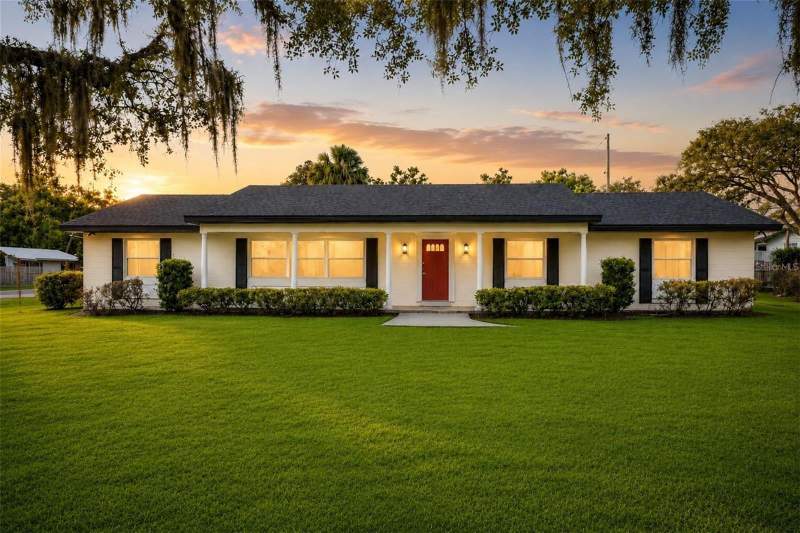3 bedroom Single Family Residence at 1310 E CROOKED LAKE DRIVE, EUSTIS HANNUM HEIGHTS, EUSTIS — photo 1