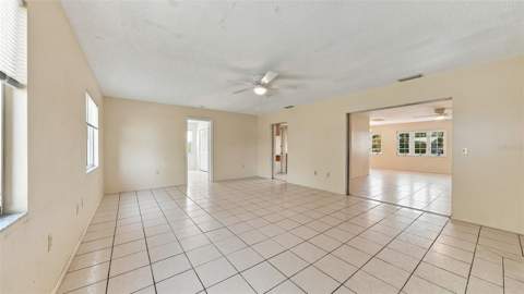 2465 Hibiscus Street, Sarasota FL - photo 10 of 42