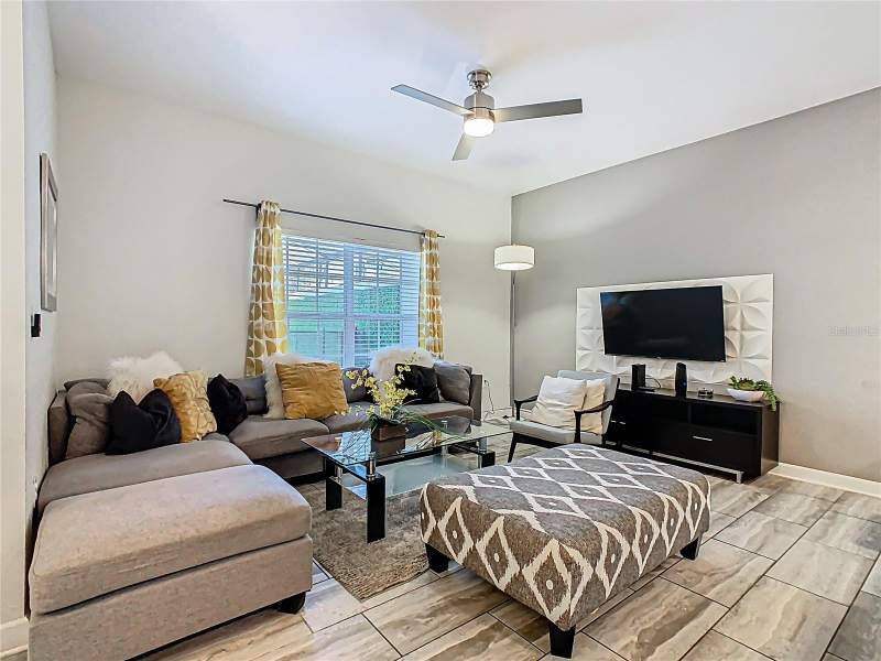4 bedroom Townhouse at 1579 Moon Valley Dr, Stoneybrook South, Davenport — photo 5
