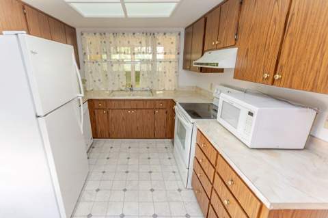 6402 Ocean Pines Lane, Spring Hill FL - photo 12 of 41