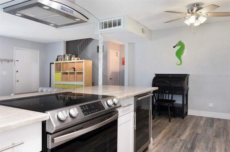 2 bedroom Townhouse at 3281 38th Way #C, West Shore Village Two, St Petersburg — photo 5