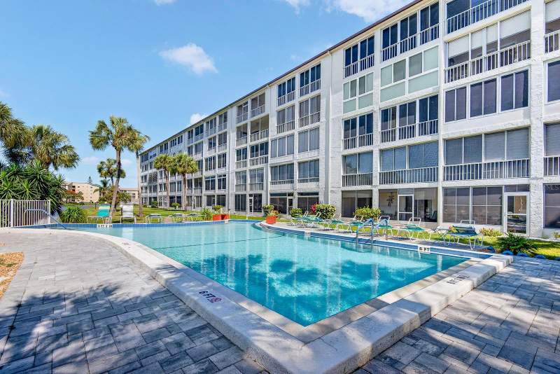 2 bedroom Condominium at 3344 Lake Bayshore Drive #P205, Bayshore On The Lake Apts III Sec2, Bradenton — photo 3