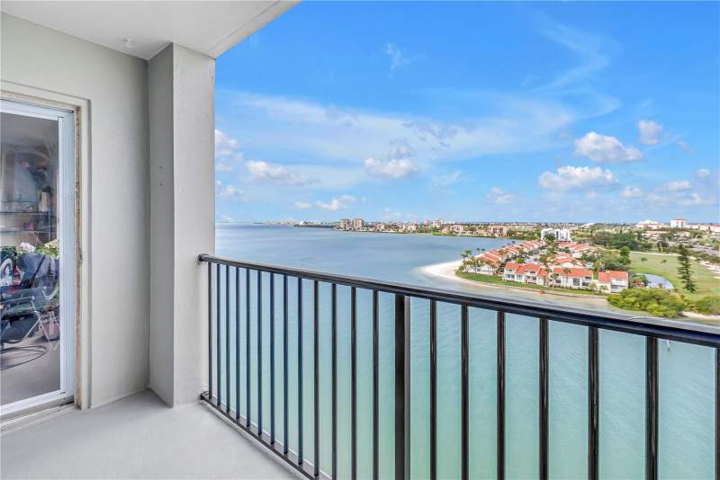 2 bedroom Condominium at 5220 Brittany Drive #1204, Bayway Isles Point Brittany Five, St Petersburg — photo 2