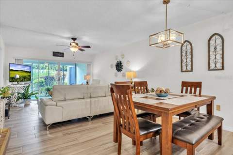 5209 Wedgewood Lane #17, Sarasota FL - photo 10 of 39