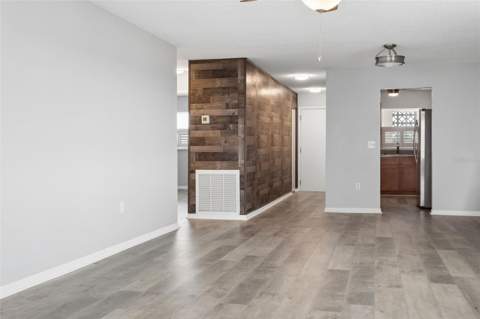 5501 80th Street #402, St Petersburg FL - photo 6 of 27