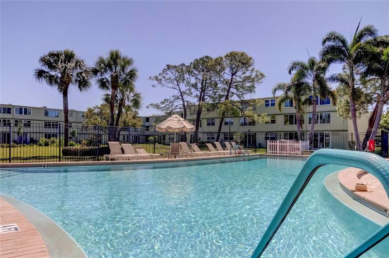 1 bedroom Condominium at 4890 Bay Street #323, Winston Park Northeast, St Petersburg — photo 2