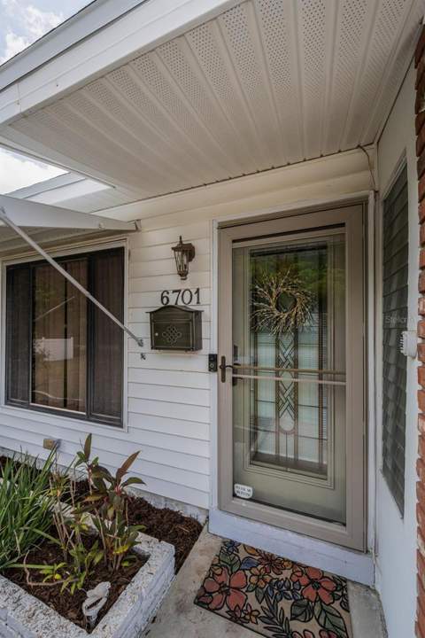 6701 Orchard Drive, St Petersburg FL - photo 7 of 44