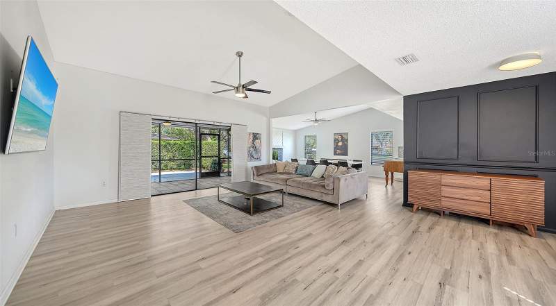 3 bedroom Single Family Residence at 5744 Augusta Circle, Sunrise Golf Club Estates, Sarasota — photo 5