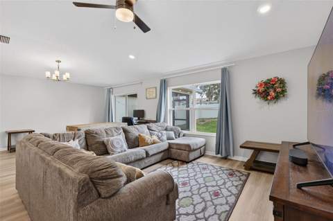 9972 Mesic Woods Avenue, Seffner FL - photo 12 of 55
