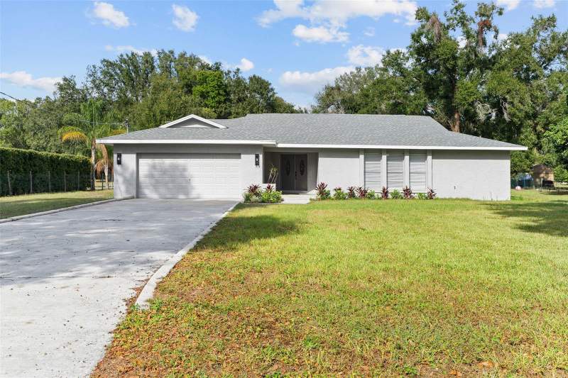 1106 HUMMINGBIRD LANE home for sale in Van Sant