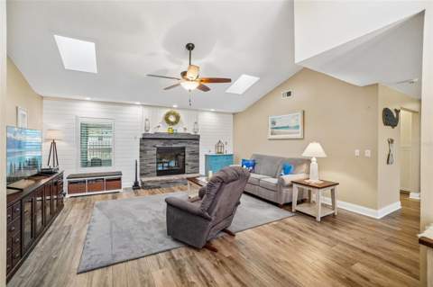 971 Cortland Way, Palm Harbor FL - photo 7 of 31