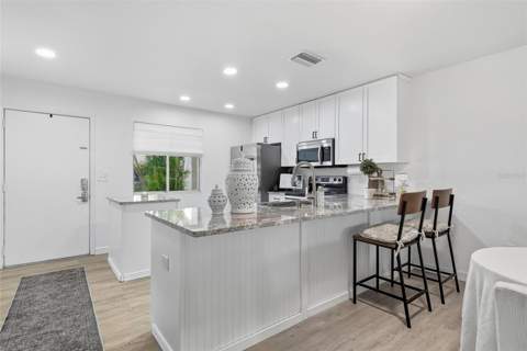 2265 Bancroft Circle #B, Palm Harbor FL - photo 13 of 40