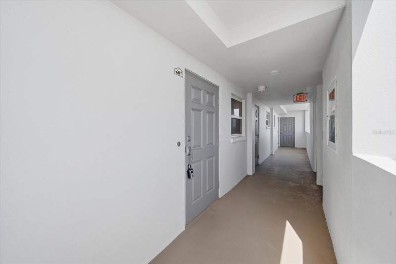 2 bedroom Condominium at 5108 Brittany Drive #607, Bayway Isles Point Brittany Two, St Petersburg — photo 4