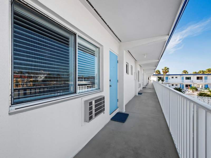 1 bedroom Condominium at 475 Benjamin Franklin Drive #215, Lido Dorset, Sarasota — photo 2