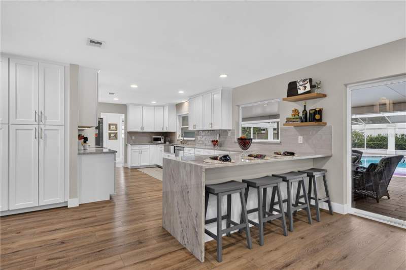 5 bedroom Single Family Residence at 165 Lake Destiny Trail, Spring Lake Hills Sec 3, Altamonte Springs — photo 2